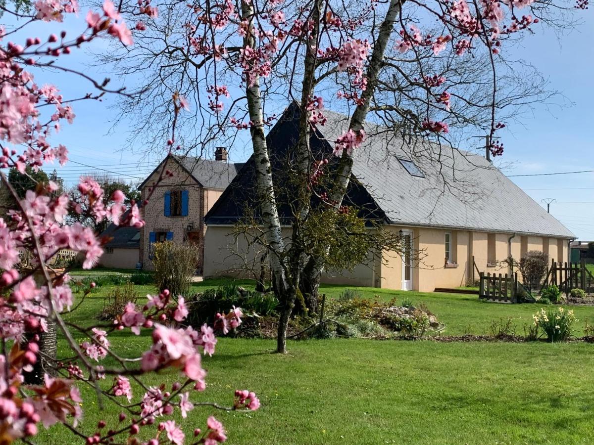 Les Logis Du Breuil Bed & Breakfast Marchéville Exterior photo
