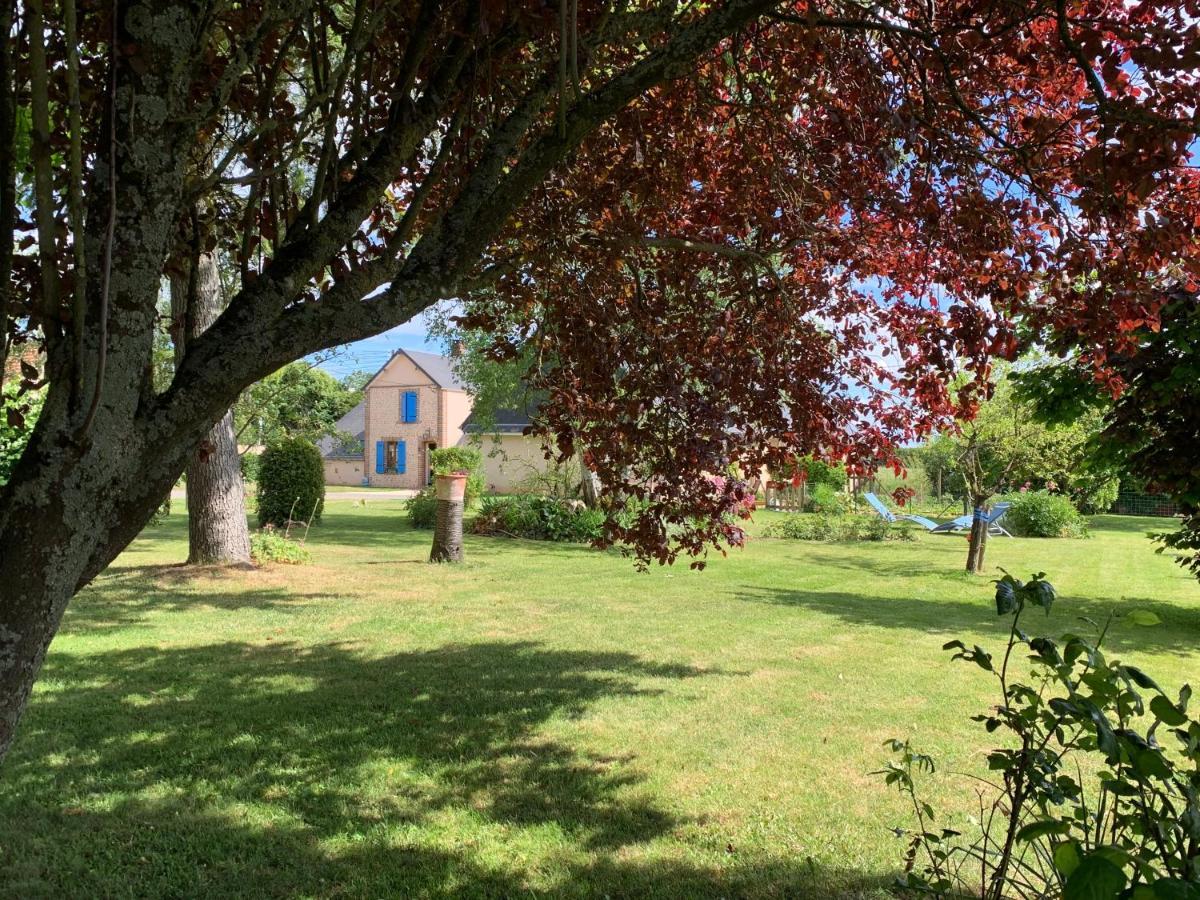 Les Logis Du Breuil Bed & Breakfast Marchéville Exterior photo