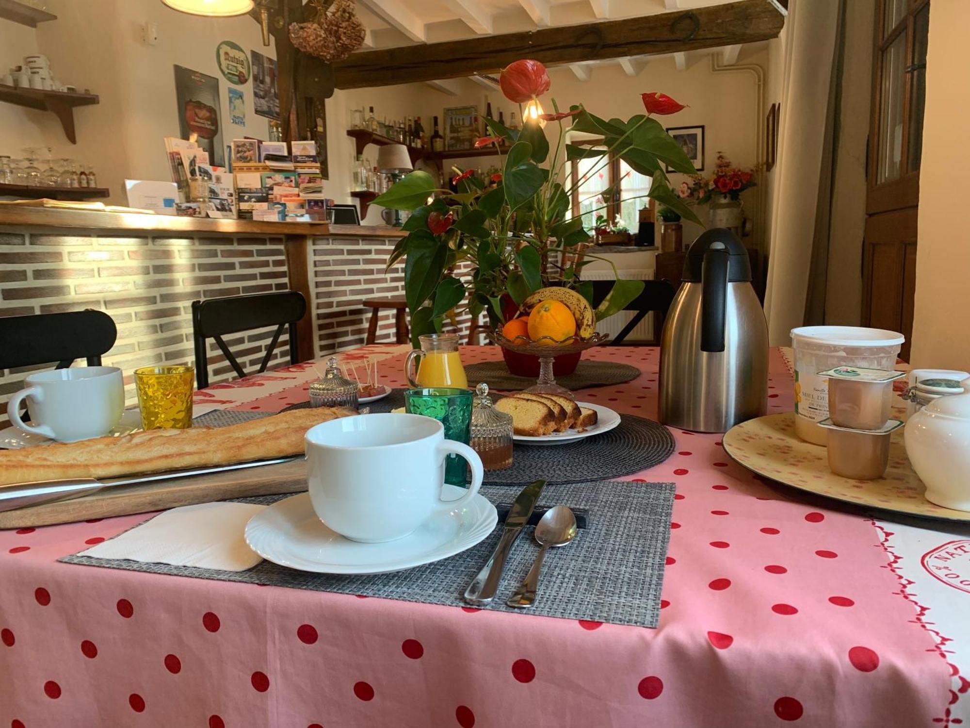 Les Logis Du Breuil Bed & Breakfast Marchéville Exterior photo