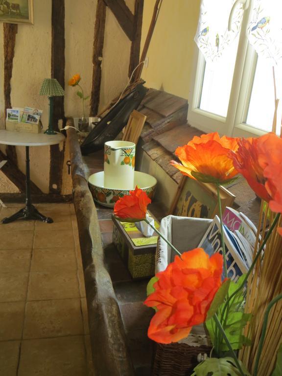Les Logis Du Breuil Bed & Breakfast Marchéville Exterior photo